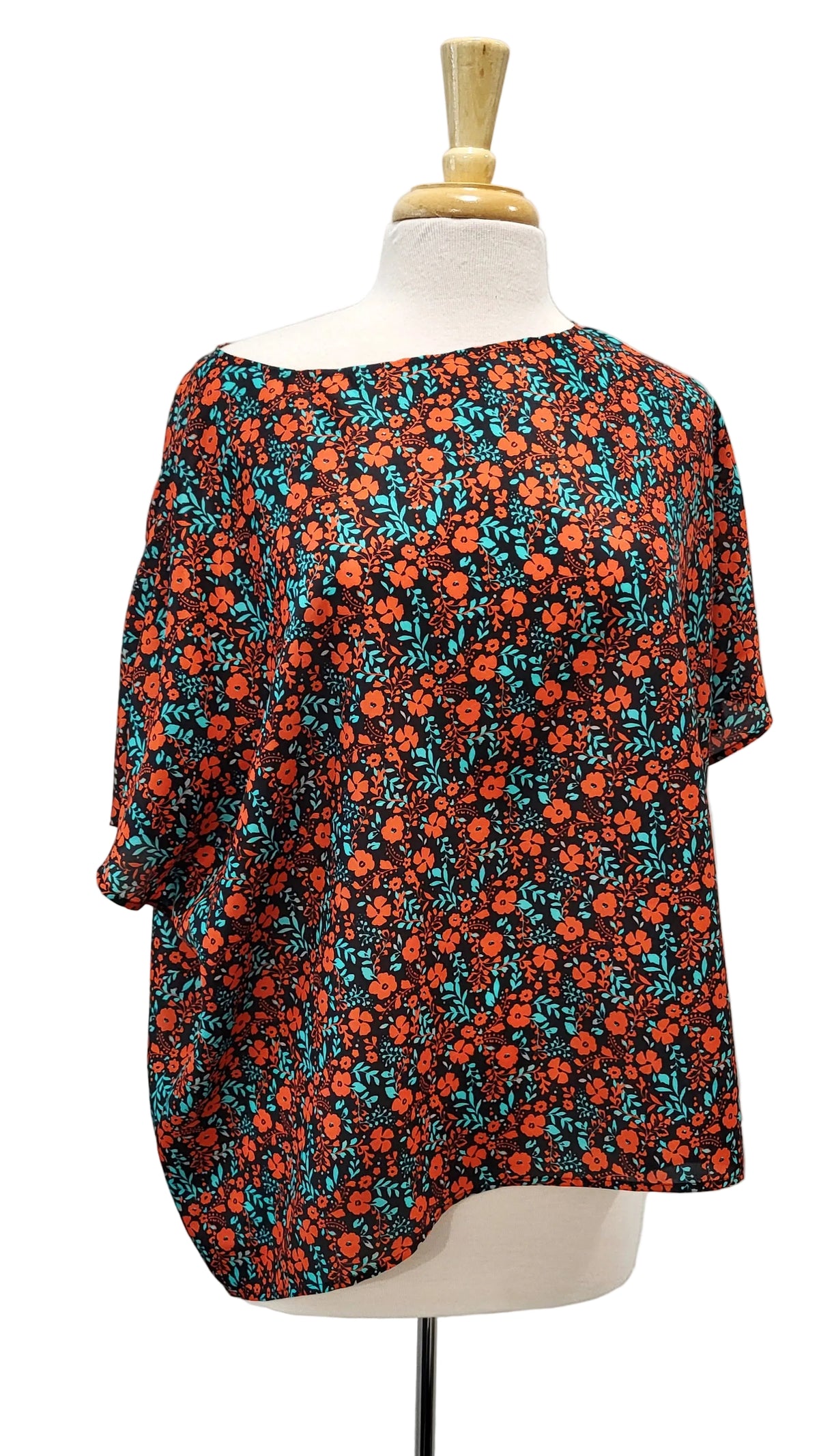 Tunique en soie, fleuri rouge et turquoise sur fond noir