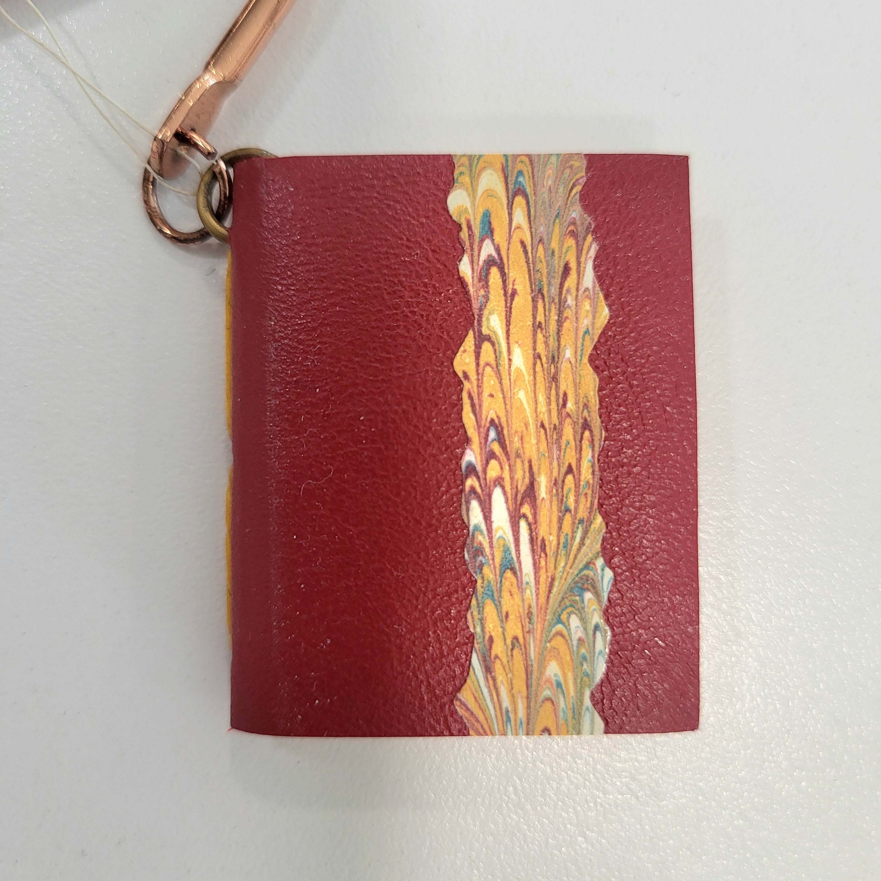 RIC - Signet mini livre en cuir