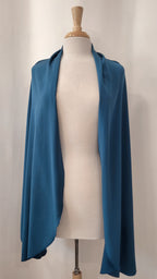 Foulard long en soie de couleur bleu céruléen