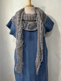 MPA - Châle ananas gris pâle tricoté au crochet