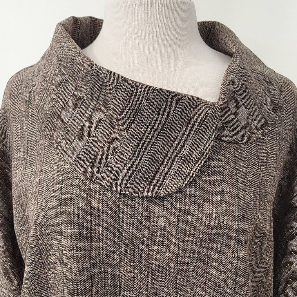 Pèlerine, veste pour femme en laine et soie, chevrons marron à fines rayures