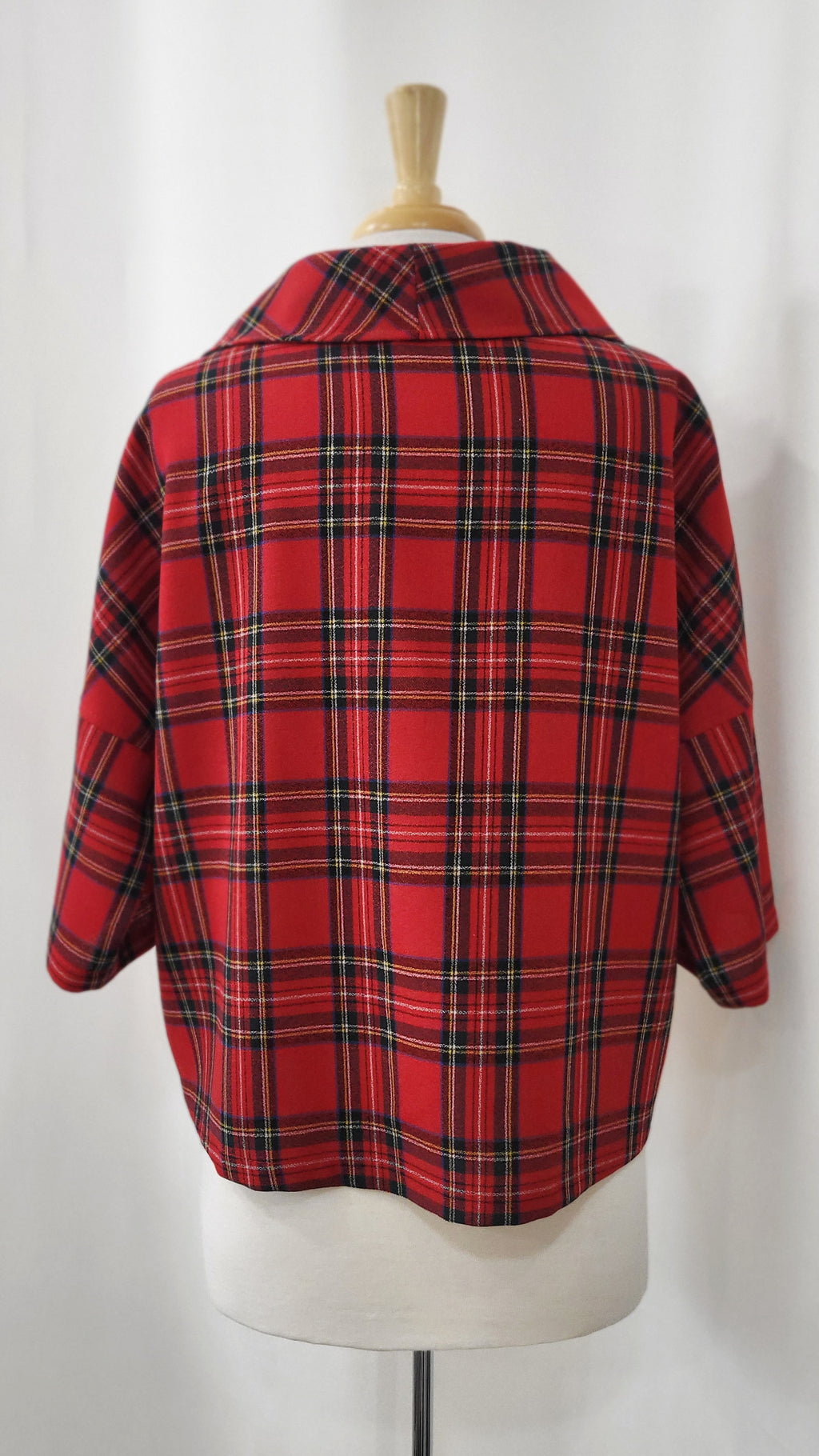 Pèlerine, veste pour femme en pure laine, rouge à carreaux