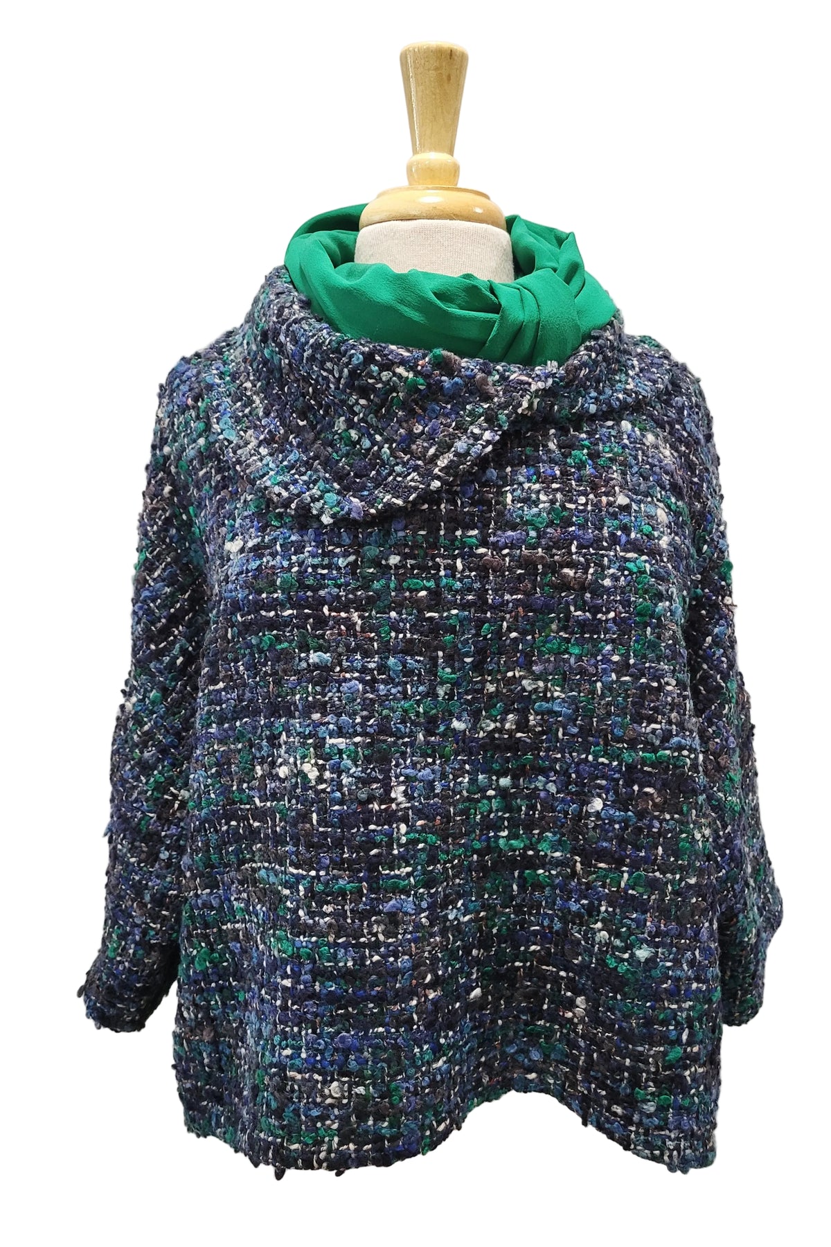Pèlerine en lainage bouclé d'importation privée