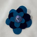 Broche fleur en laine