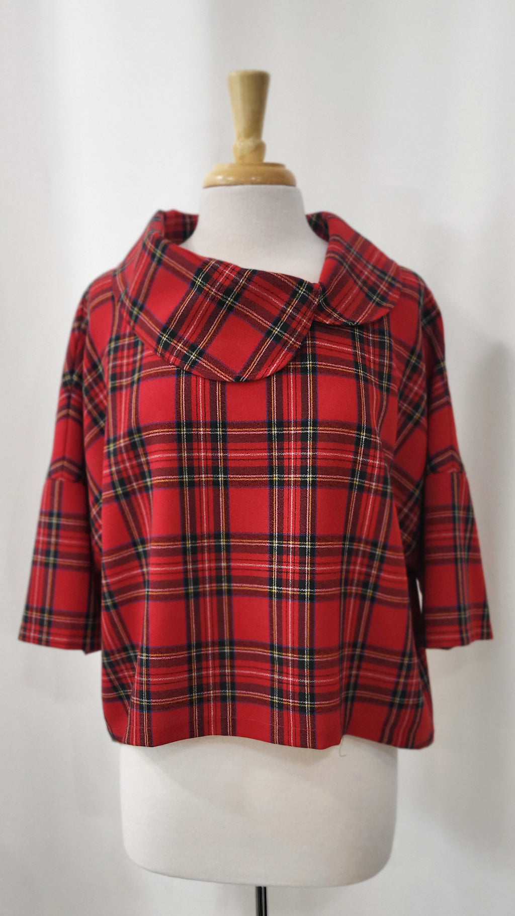 Pèlerine, veste pour femme en pure laine, rouge à carreaux