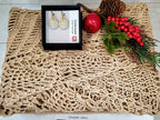 Ensemble élégance naturelle - Châle crocheté et boucles d'oreilles en céramique