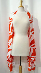 Foulard long imprimé orangé et blanc