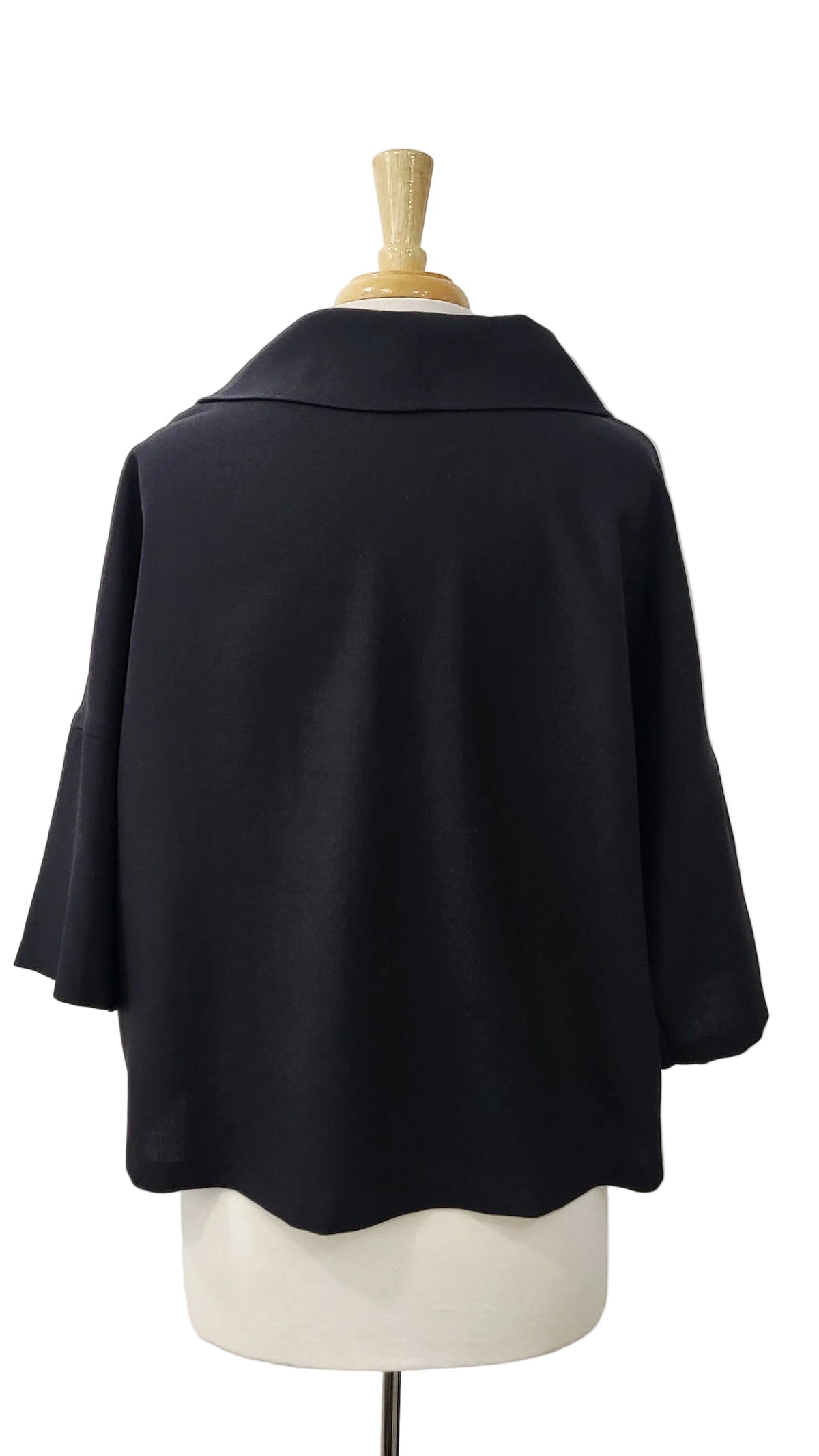 Pèlerine, veste pour femme en pure laine noire, très légère