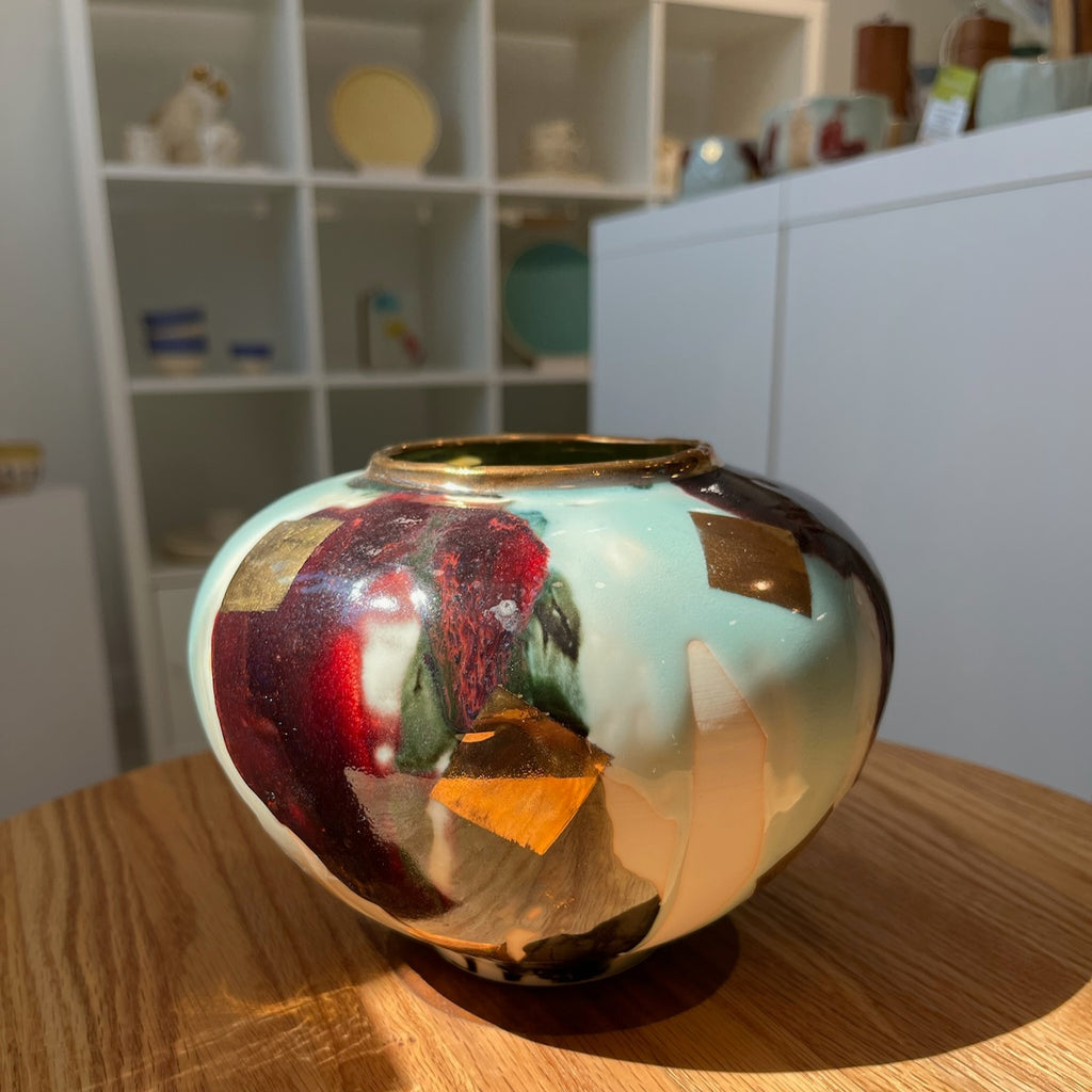Ceramic and 23K gold vase - Pauline Pelletier ceramist