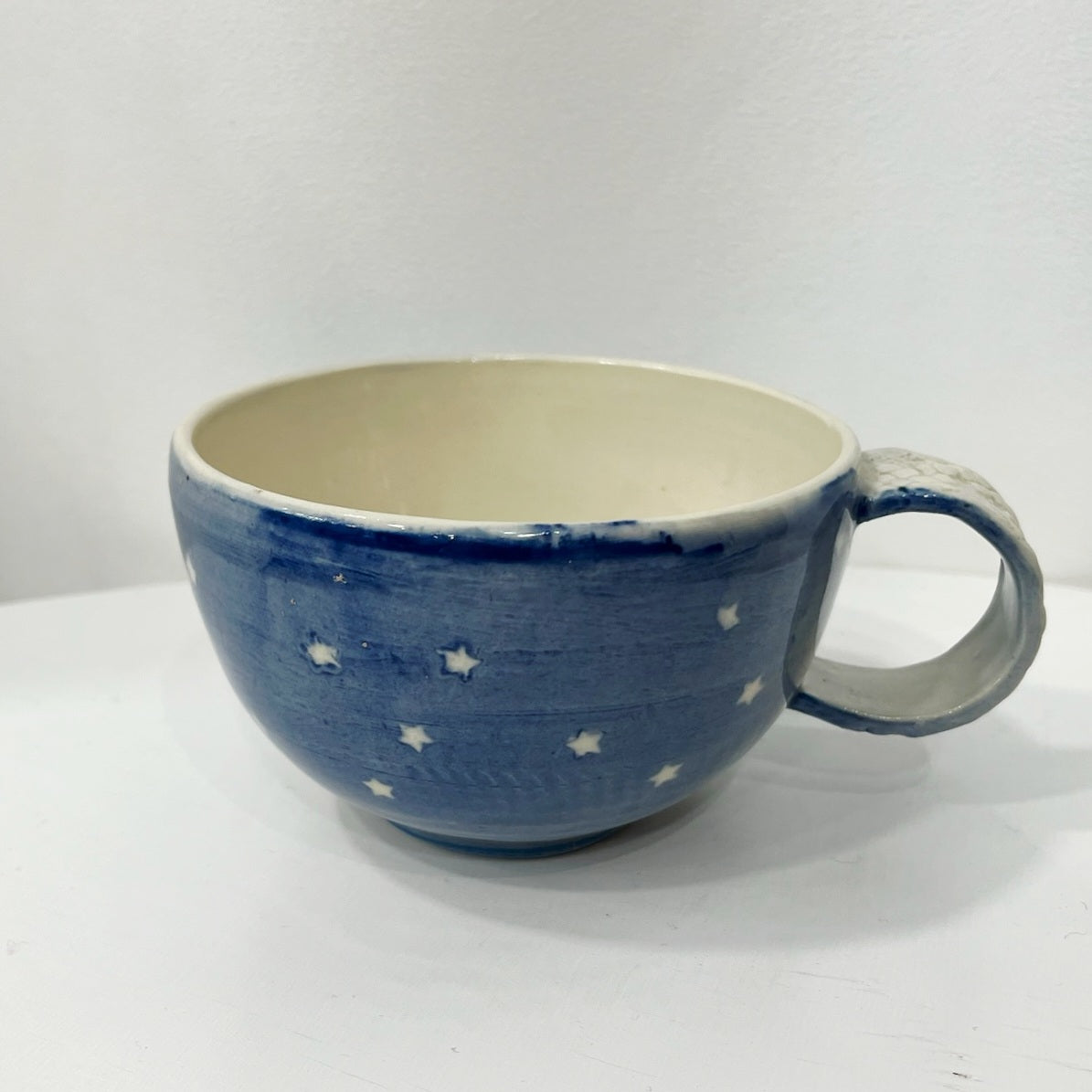 Tasse bleue étoilée - Marie Rancourt céramiste