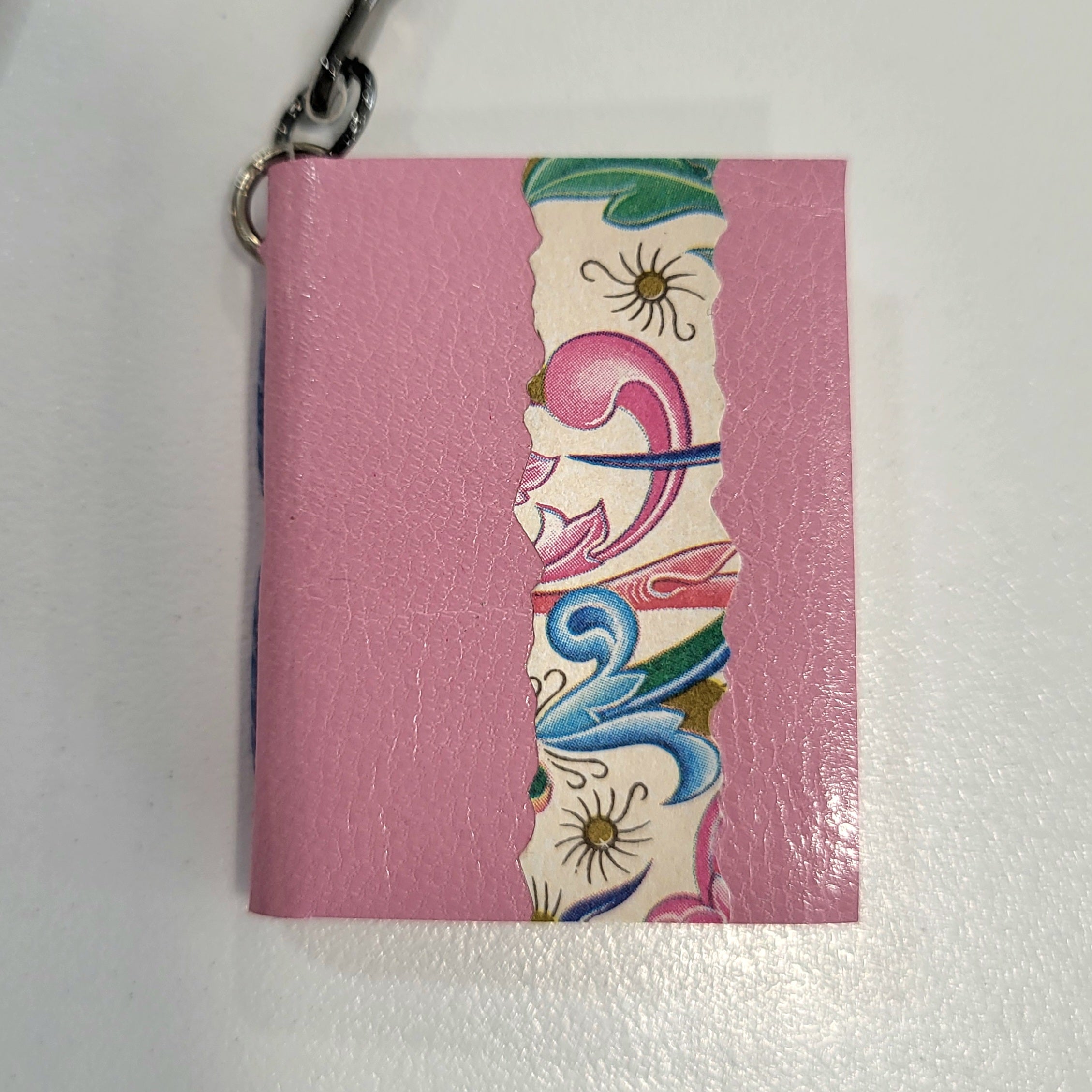 RIC - Signet mini livre en cuir