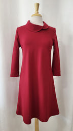 Robe Christine rouge à manches trois-quarts et col rond