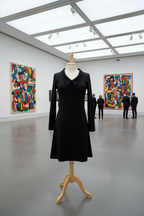 Robe Michelle noire à manches longues avec col