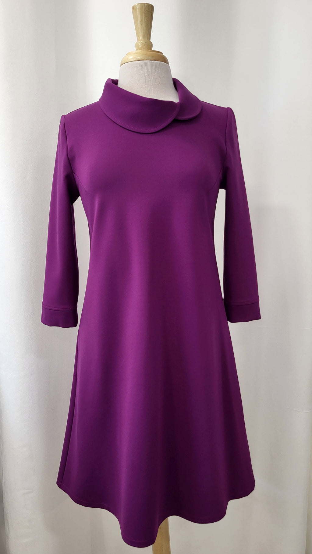 Robe Christine à manches trois-quarts, couleur magenta