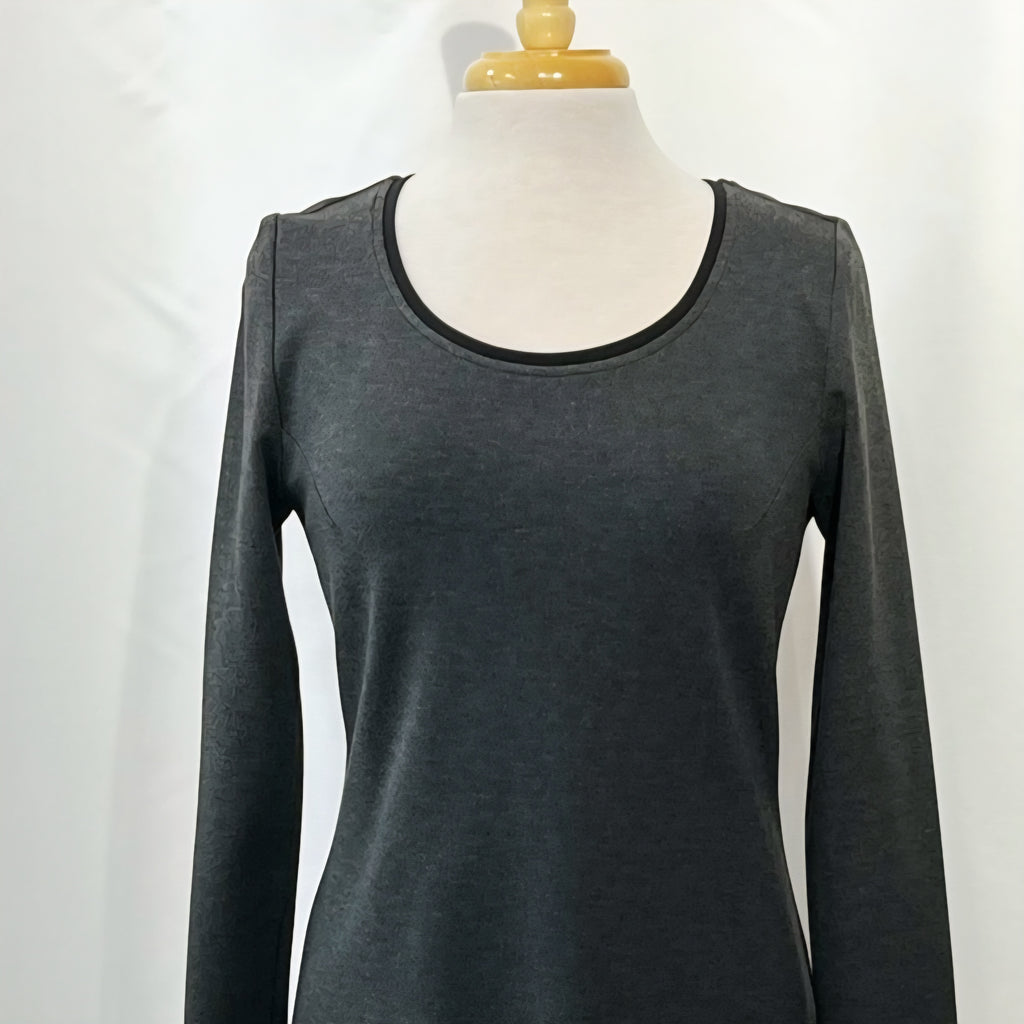 Robe Michelle grise à liséré noir