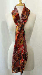 Foulard long imprimé oriental en tons chauds