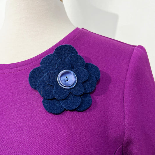 Broche fleur en laine