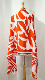 Foulard long imprimé orangé et blanc
