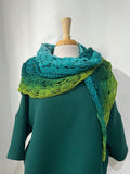 MPA - Châle OolongTea turquoise et vert tricoté au crochet.
