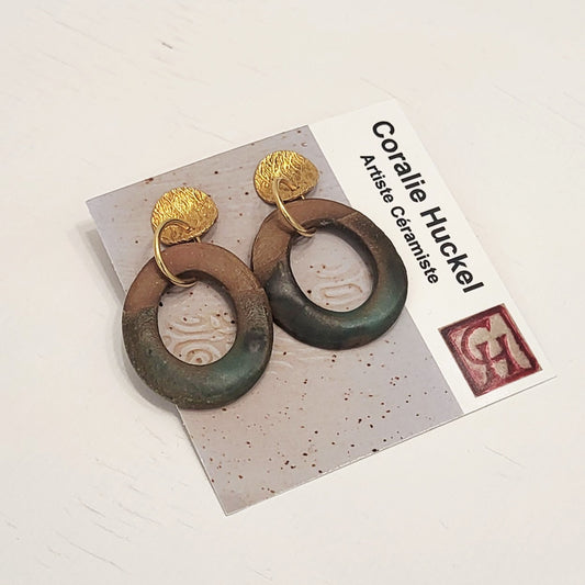 Boucles d'oreilles rondes ajourées en grès rouge B04