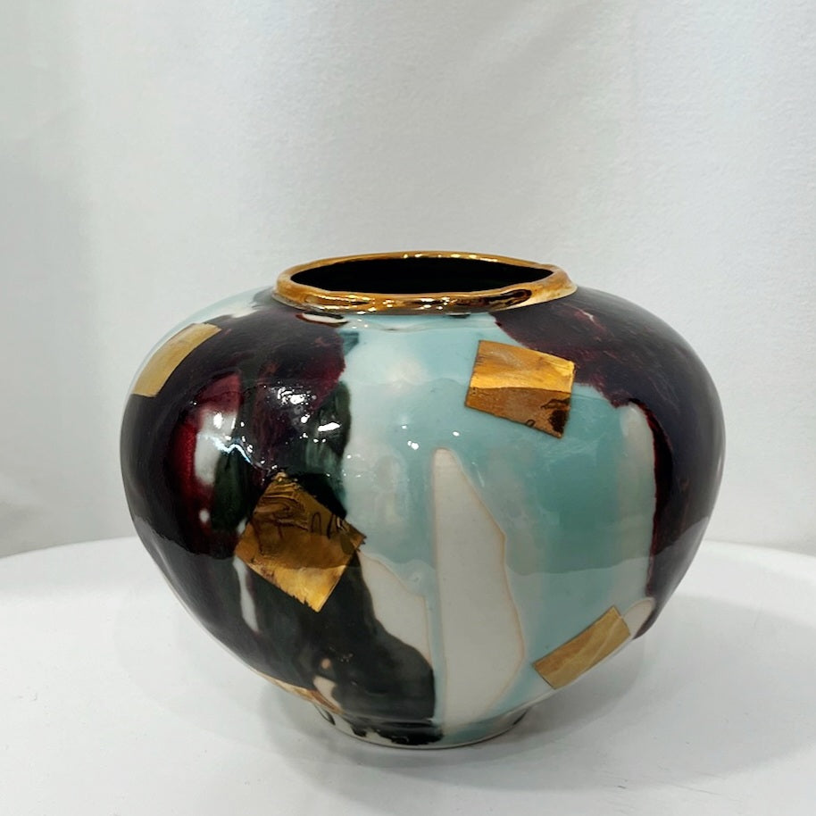 Ceramic and 23K gold vase - Pauline Pelletier ceramist