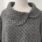 Pèlerine, veste pour femme en pure laine, chevrons noir et blanc