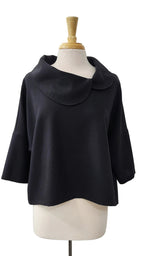 Pèlerine, veste pour femme en pure laine noire, très légère
