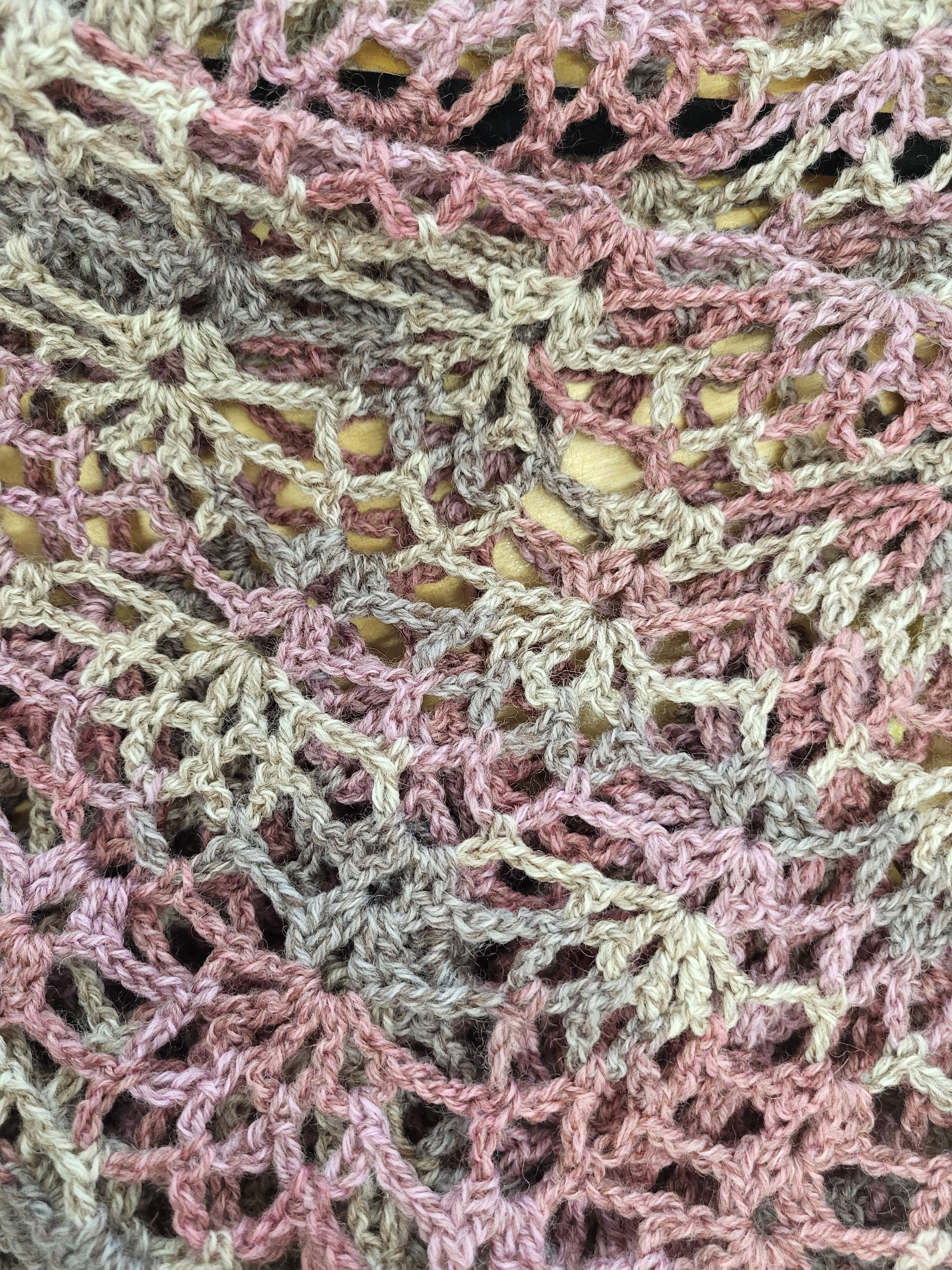 MPA - Châle triangle tricoté au crochet 2 choix de couleur
