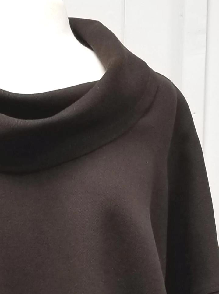 Pèlerine en pure laine de couleur brun chocolat. - Christine Mercier atelier-boutique