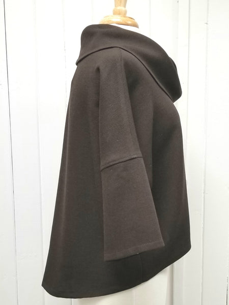 Pèlerine en pure laine de couleur brun chocolat. - Christine Mercier atelier-boutique