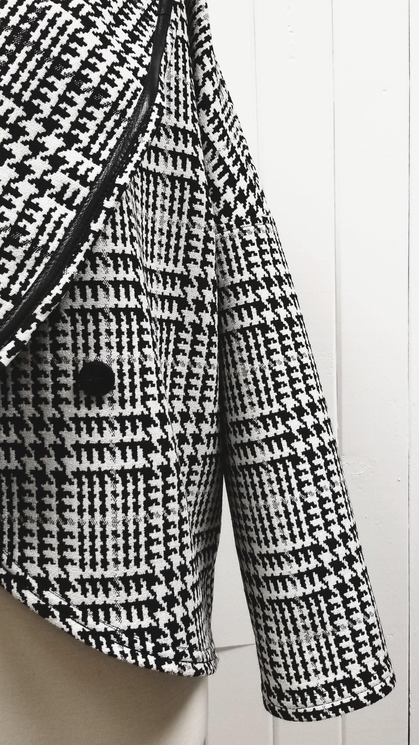 Veste polyvalente à grand motif ''prince-de-galles''et liséré de cuir. - Christine Mercier atelier-boutique