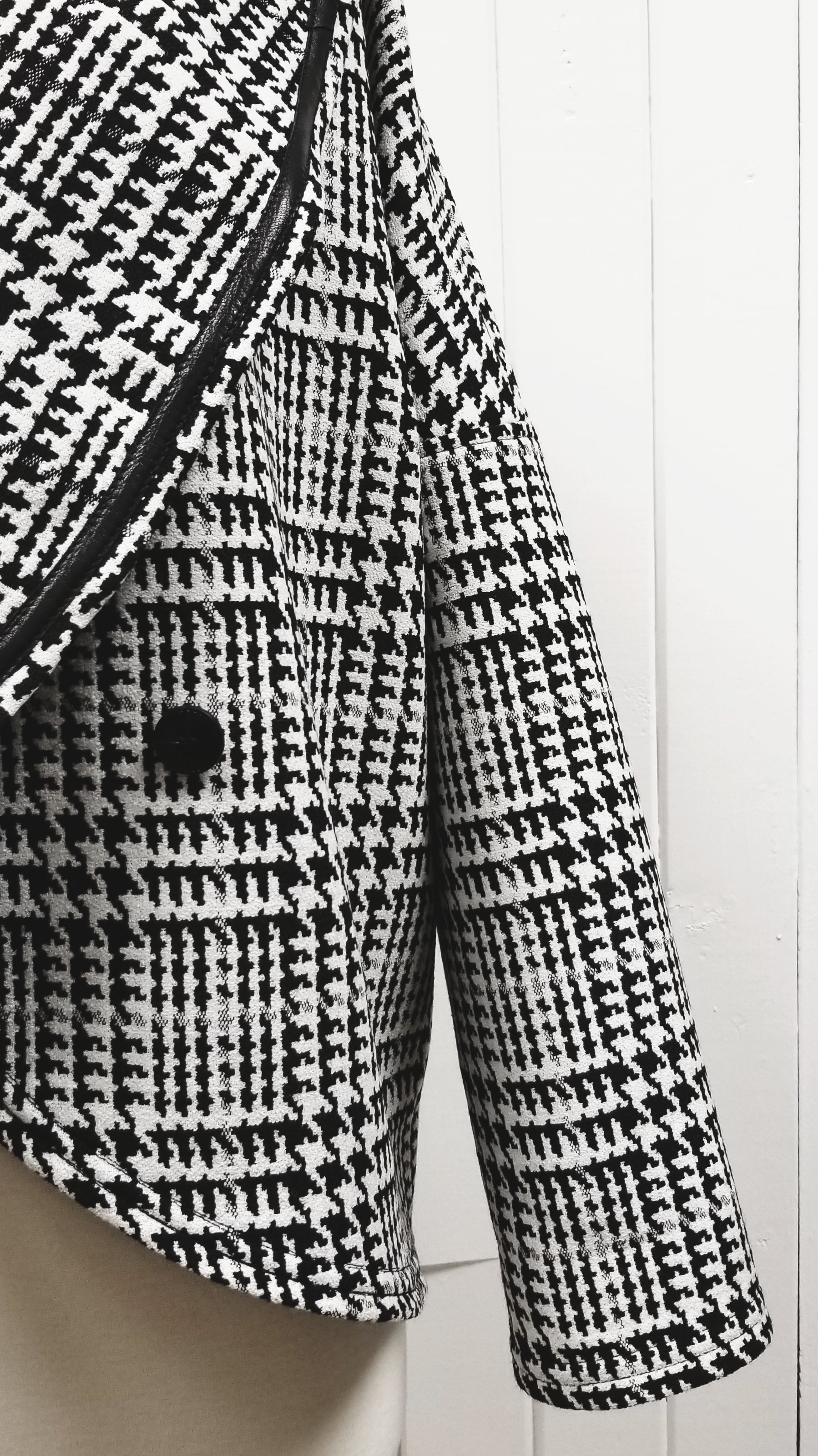 Veste polyvalente à grand motif ''prince-de-galles''et liséré de cuir. - Christine Mercier atelier-boutique