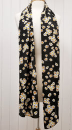 Foulard long imprimé marguerites. - Christine Mercier atelier-boutique