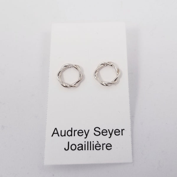 Petits anneaux torsadés en argent