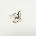 Délicate bague en argent à trois feuilles ajourées - Christine Mercier atelier-boutique
