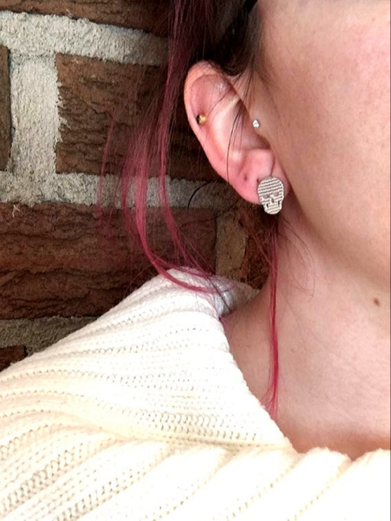 Boucles d'oreilles CR04 crâne en argent texturé - Christine Mercier atelier-boutique