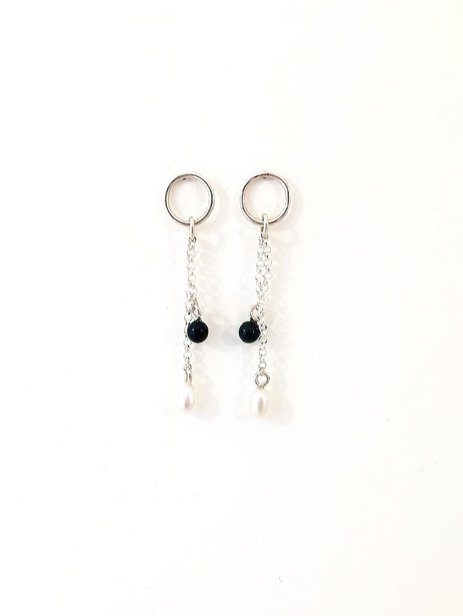 Boucles d'oreilles longues en argent et perles AUT20-03 - Christine Mercier atelier-boutique