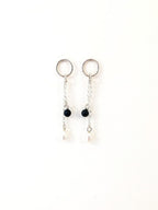 Boucles d'oreilles longues en argent et perles AUT20-03 - Christine Mercier atelier-boutique