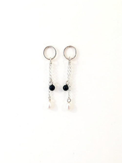 Boucles d'oreilles longues en argent et perles AUT20-03 - Christine Mercier atelier-boutique