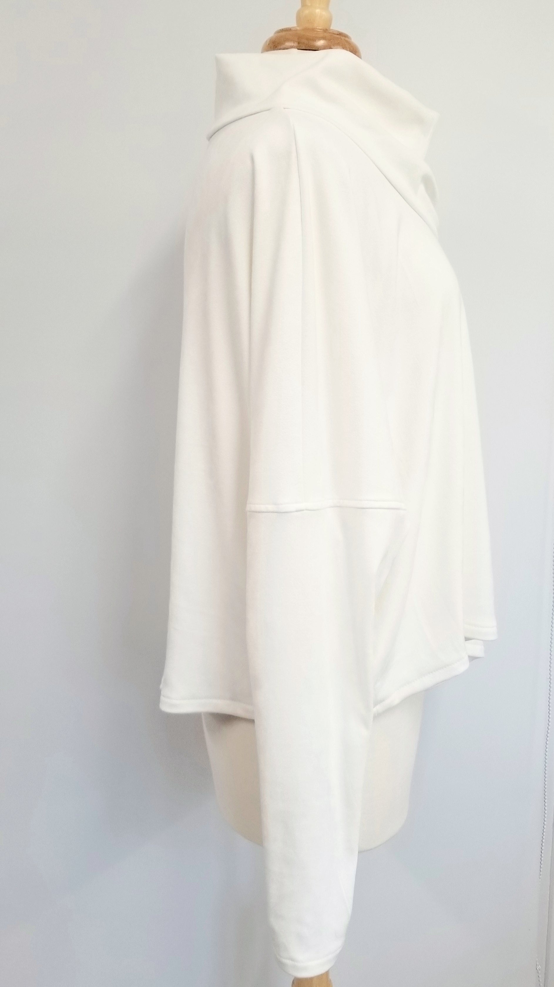 Haut ample et asymétrique en ultrasuède - Christine Mercier atelier-boutique