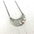 Collier croissant de lune en argent avec perles. H196 - Christine Mercier atelier-boutique