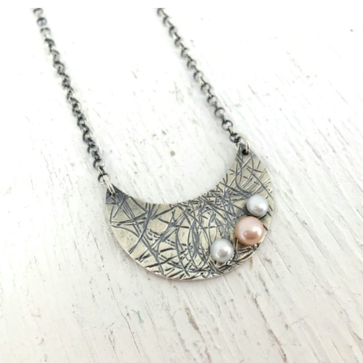 Collier croissant de lune en argent avec perles. H196 - Christine Mercier atelier-boutique