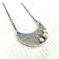 Collier croissant de lune en argent avec perles. H196 - Christine Mercier atelier-boutique