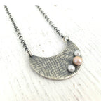 Collier croissant de lune en argent avec perles. H196 - Christine Mercier atelier-boutique