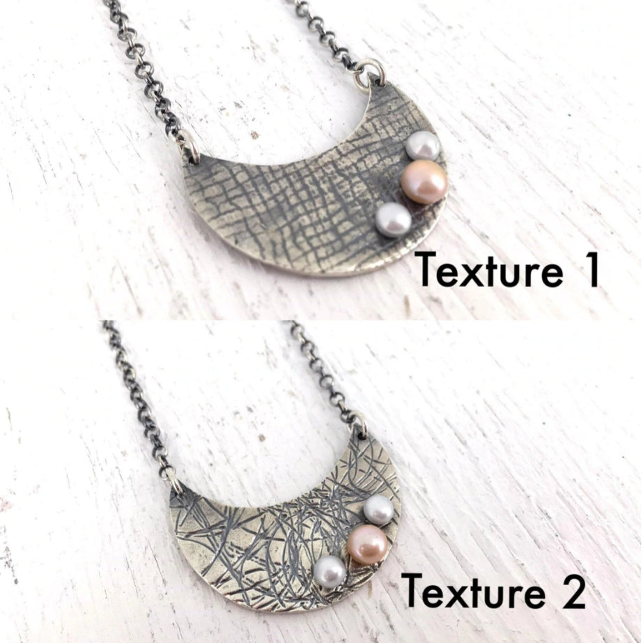 Collier croissant de lune en argent avec perles. H196 - Christine Mercier atelier-boutique
