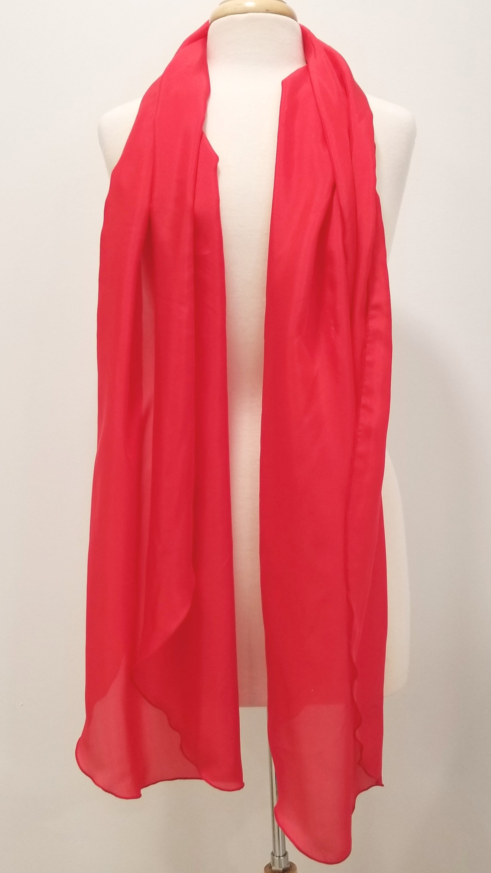 Foulard long et léger en pure soie rouge. - Christine Mercier atelier-boutique