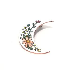 CHA - Broche croissant de lune à fleur pêche en émail sur cuivre, collection Flora