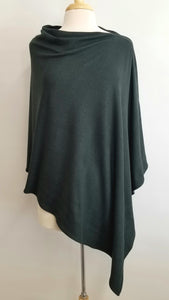 Poncho long et asymétrique en doux lainage