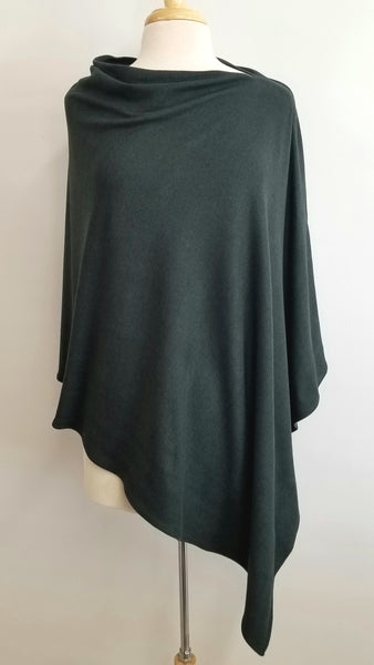 Poncho long et asymétrique en doux lainage