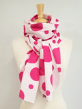 Foulard long en coton, grands pois fushia sur fond blanc